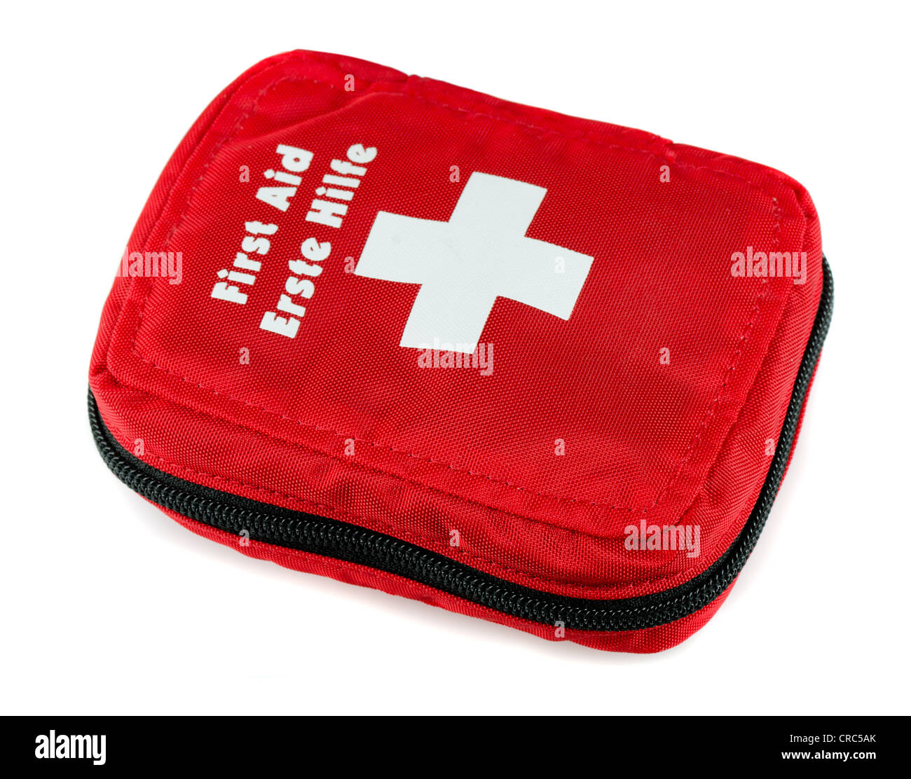 Kit di primo soccorso in sacchetto rosso isolato su bianco Foto Stock