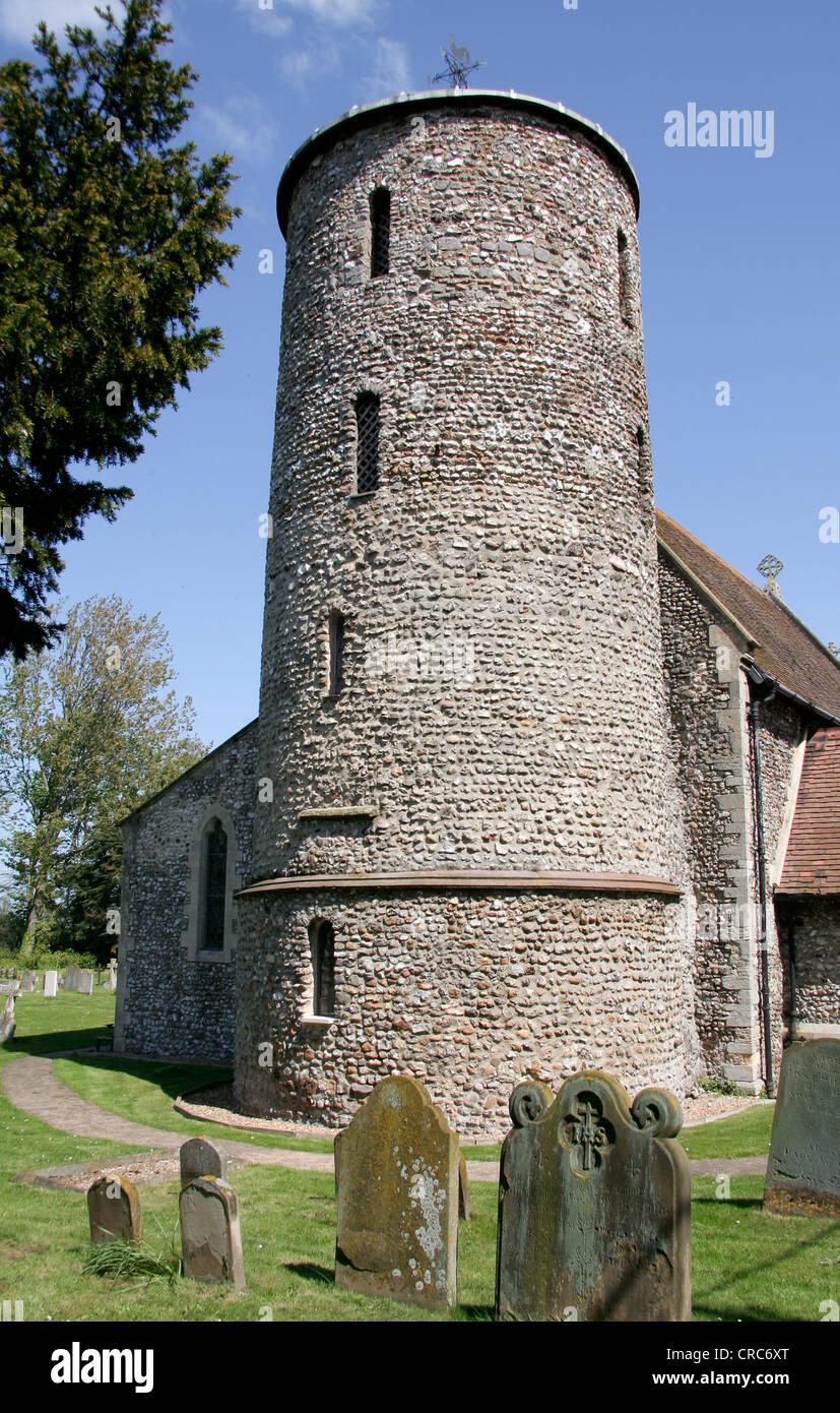 Torre rotonda St Marys chiesa Burnham Deepdale Norfolk England Regno Unito Foto Stock