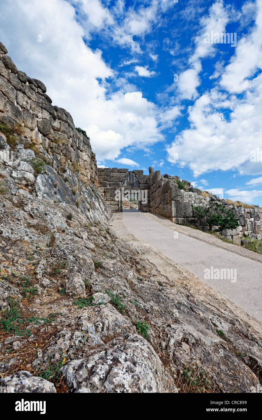 La strada per la Porta del Leone (1,240 B.C.) Micene, Grecia Foto Stock