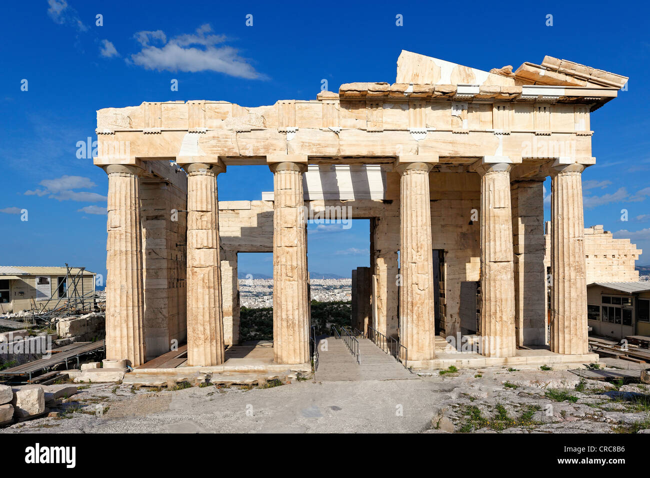 Il Propylaia (437 a.C.) sull'Acropoli di Atene, Grecia Foto Stock