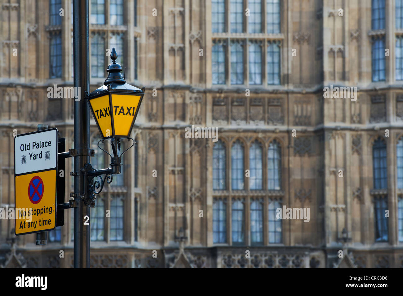 Lampada di taxi fuori casa del Parlamento. Londra, Inghilterra Foto Stock