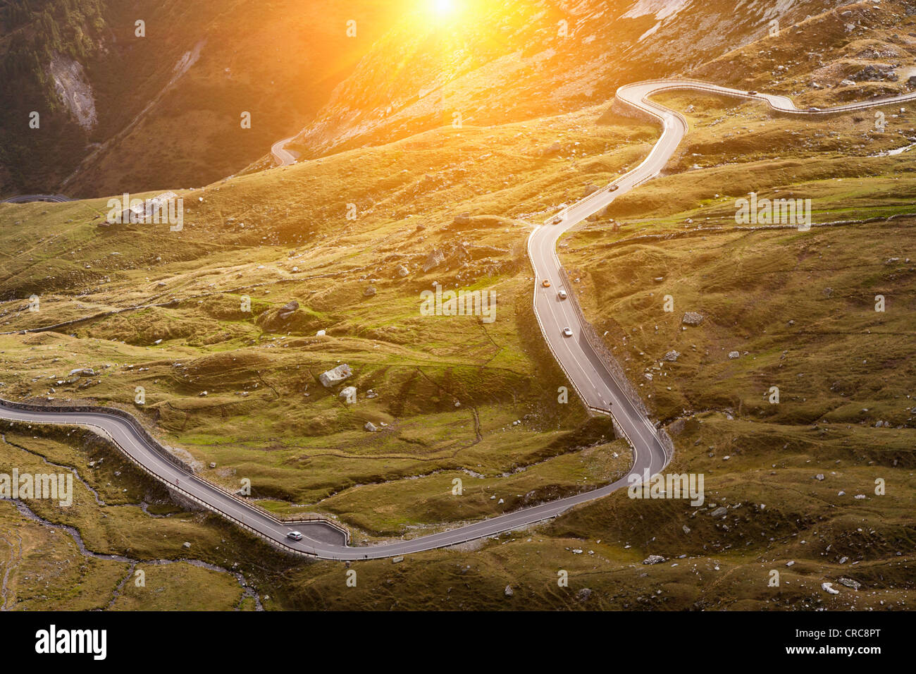Vista aerea della strada nel paesaggio rurale Foto Stock