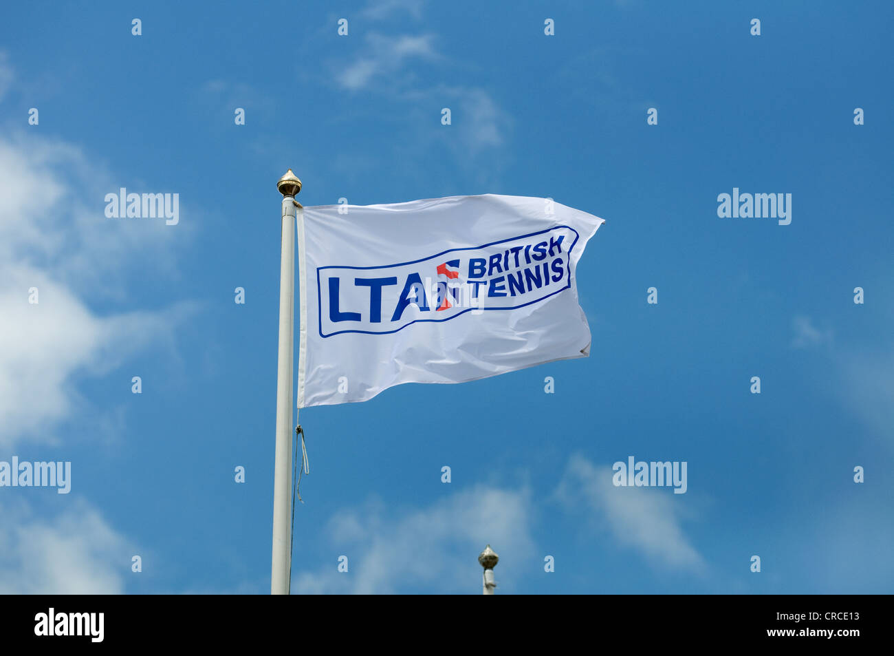 Lawn Tennis Association bandiera volare sopra il Nottingham Tennis Center durante il AEGON Nottingham Challenge tour event Foto Stock
