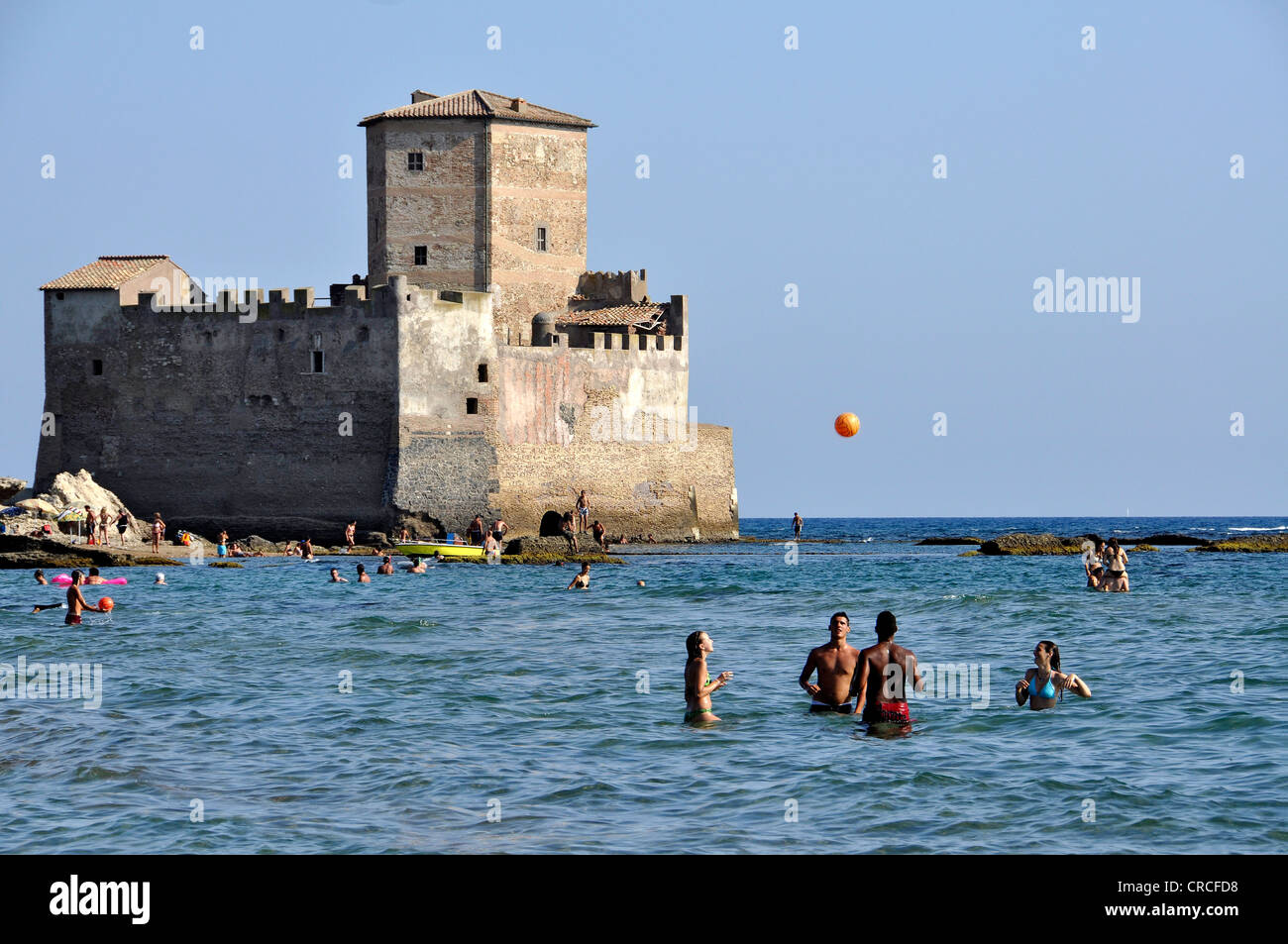 Torre Astura, fortezza medievale, decimo secolo, Mar Tirreno vicino Nettuno, Lazio, l'Italia, Europa Foto Stock