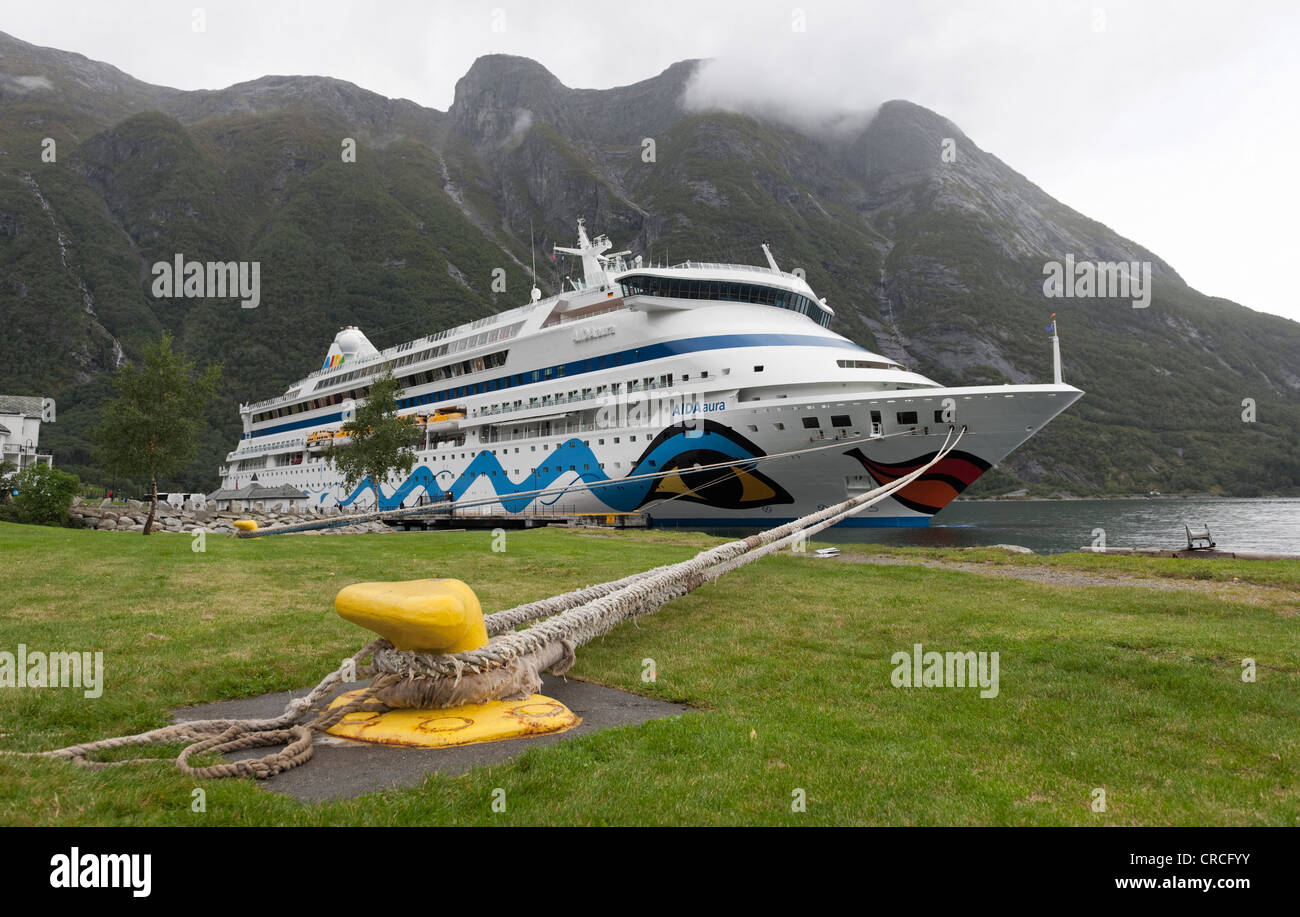 Nave da crociera MS AIDAaura, Eidfjord, Norvegia, Scandinavia, Europa Foto Stock