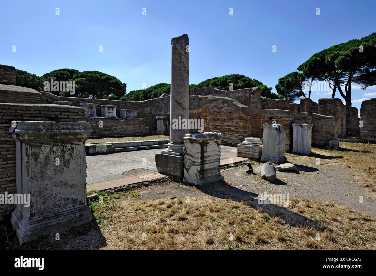 Rovine della caserma di polizia della Caserma dei Vigili di Ostia Antica sito archeologico, antico porto della città di Roma, lazio, Italy Foto Stock