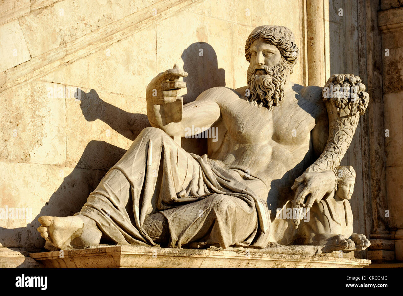 Statua del Nilo dio su Michelangelo sulla scalinata del Palazzo Senatoriale, Capitol Square, la Piazza del Campidoglio Foto Stock