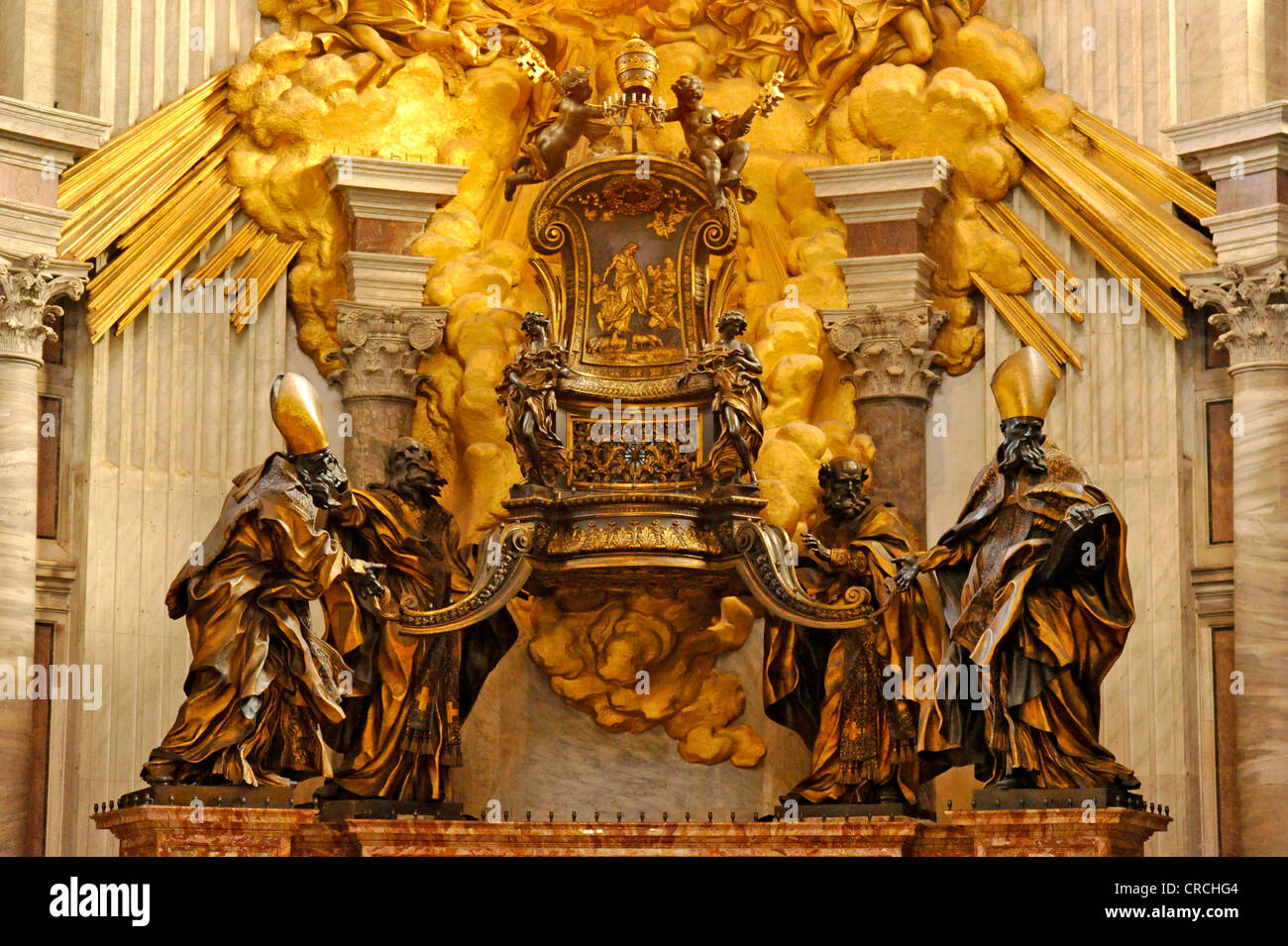 Cathedra Petri, Cattedra di San Pietro dal Bernini nell abside della Basilica di San Pietro e la Città del Vaticano, Roma, Regione Lazio, Italia Foto Stock