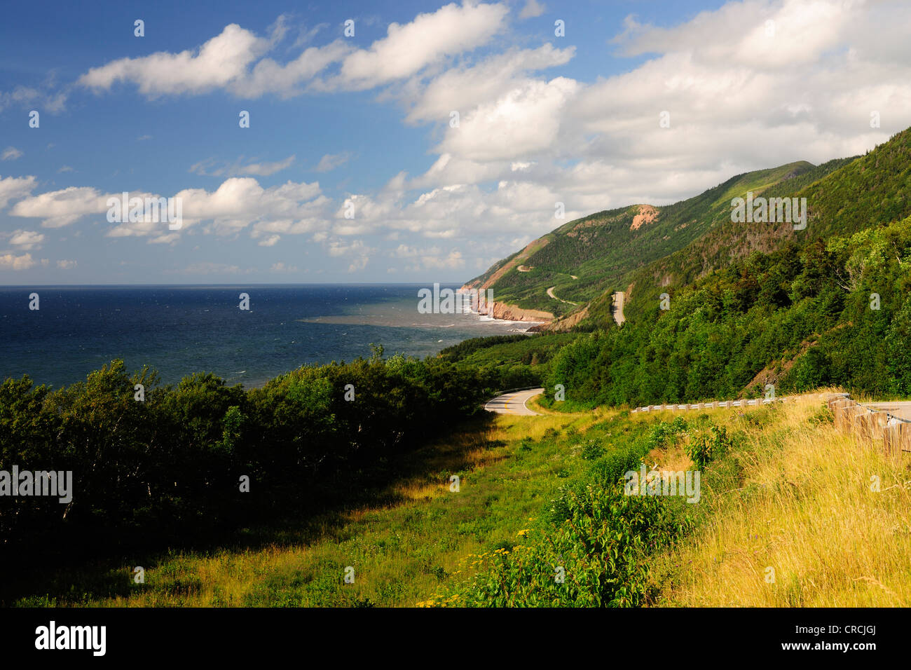 Cabot Trail lungo la Western Atlantic Coast Cape Breton Highlands National Park, Cape Breton, Nova Scotia, Canada Foto Stock