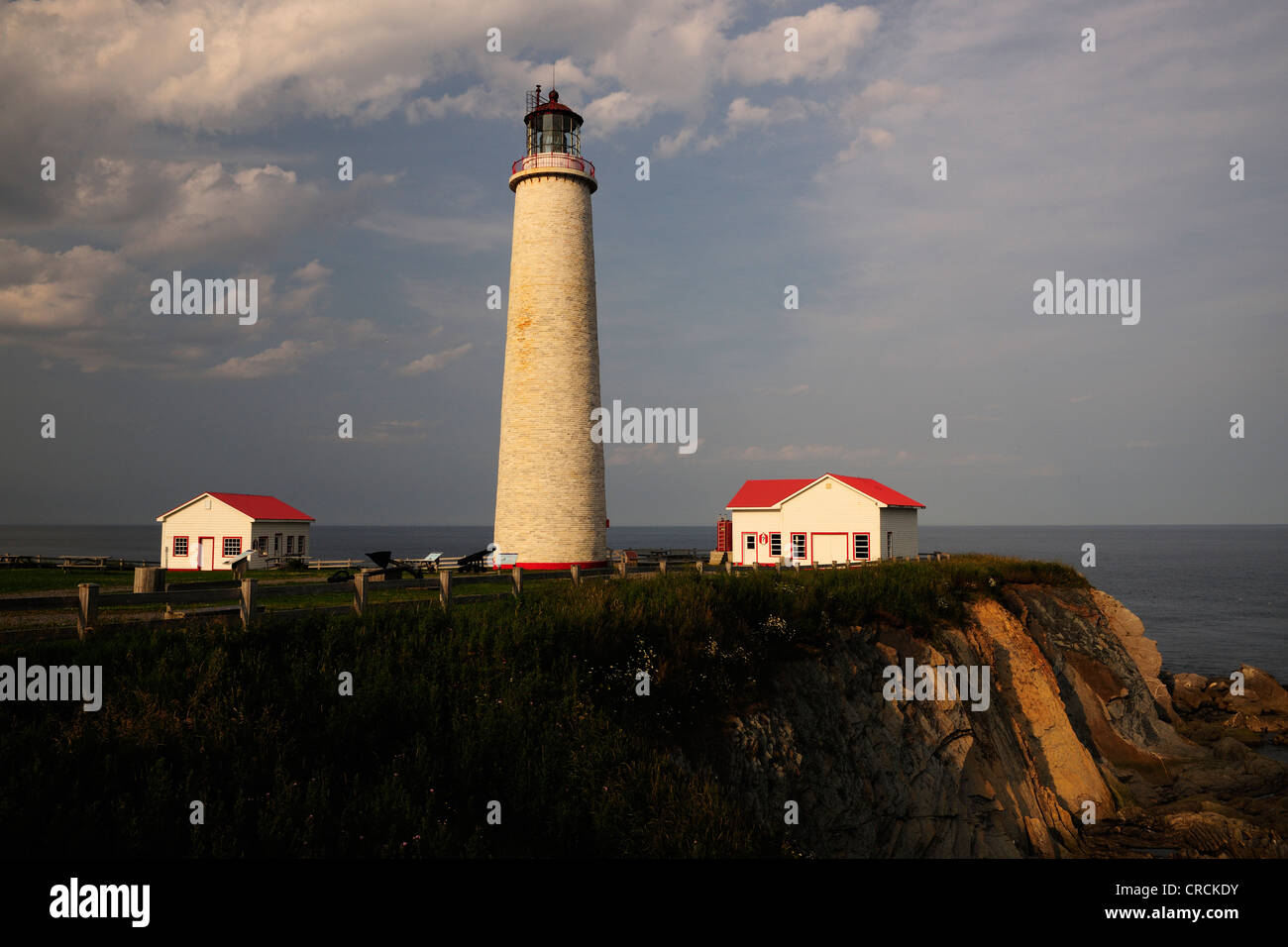 Cap des Rosiers, Canada più alto del faro, Gaspésie o penisola di Gaspé, Quebec, Canada Foto Stock