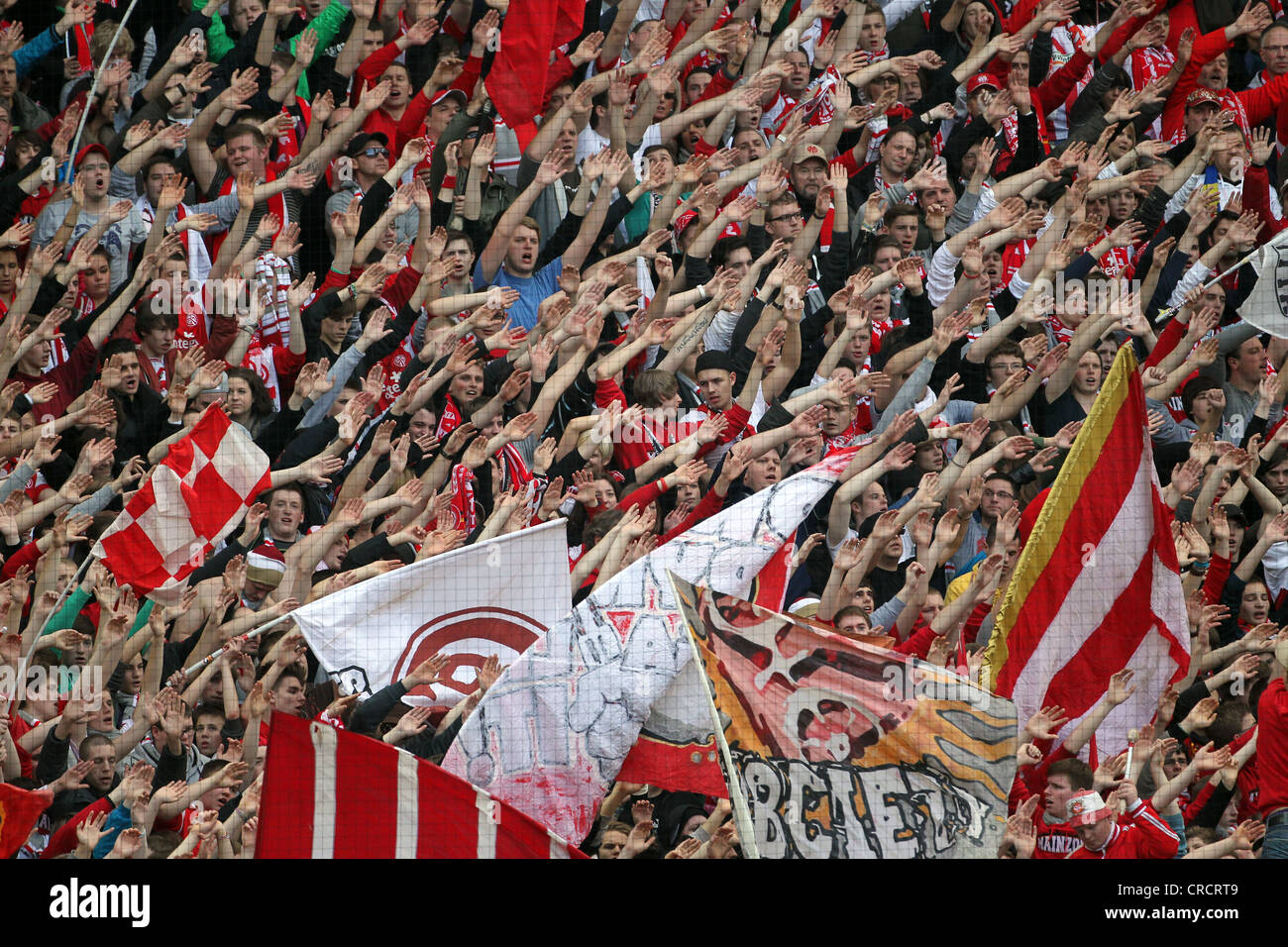 Gli appassionati di FSV Mainz 05 tifo, calcio Bundesliga, FSV Mainz 05 vs 1. FC Kaiserslautern, Coface-Arena, Mainz Foto Stock