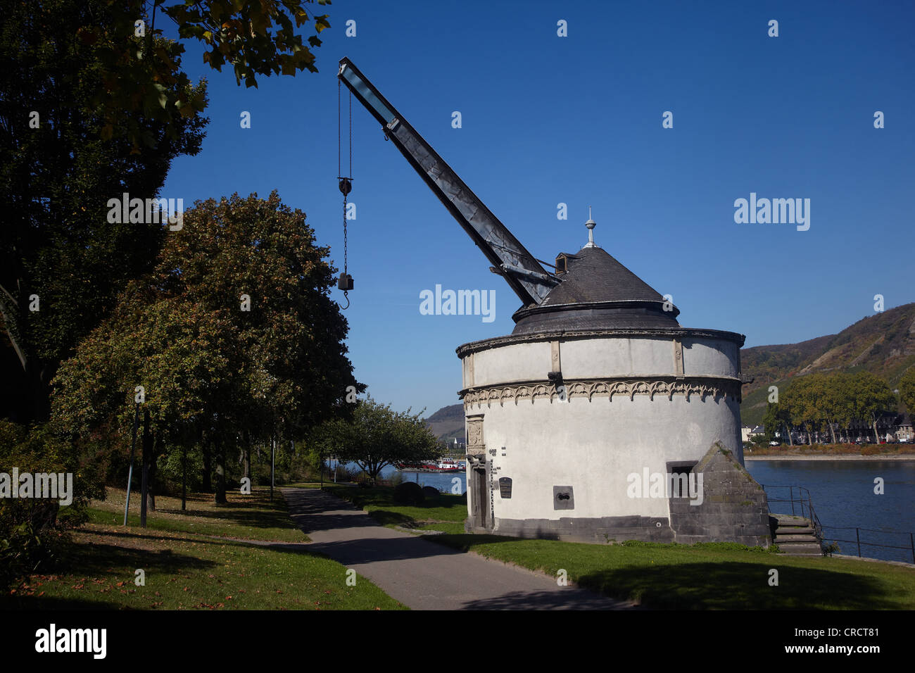 Storico Fiume Reno gru in Andernach, Renania-Palatinato, Germania, Europa Foto Stock