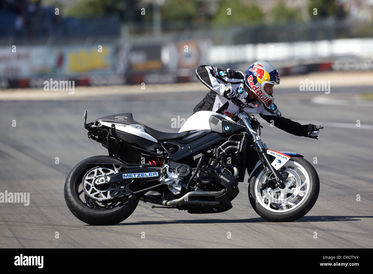 Moto stunt show, Nurburgring race track, Renania-Palatinato, Germania, Europa Foto Stock