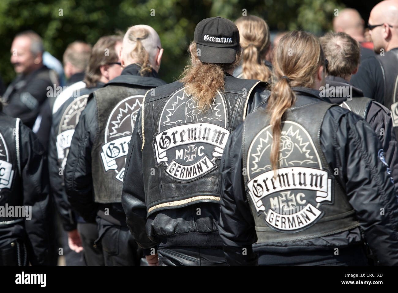 Membri del Gremium Moto Club, il corteo funebre per un iscritto deceduto, Coblenza, Renania-Palatinato, Germania, Europa Foto Stock