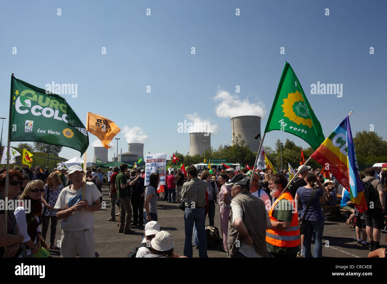 Protesta di fronte il francese di Cattenom Centrale Nucleare, regione Lorena, in Francia, in Europa Foto Stock