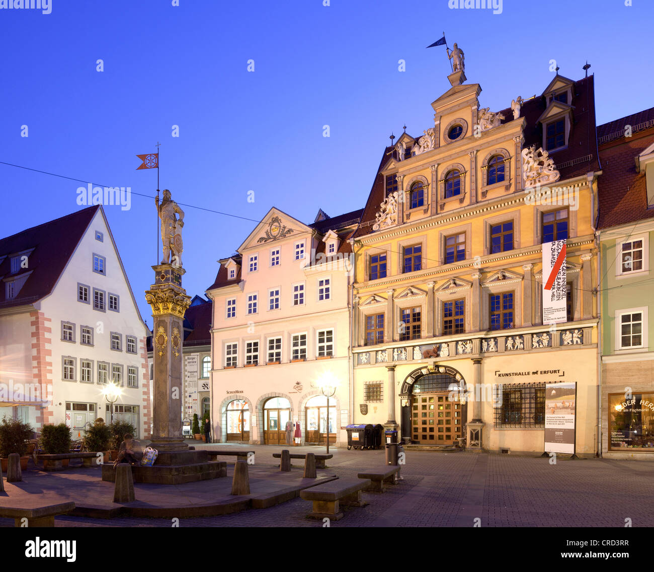Haus zum Roten Ochsen, Erfurter Kunsthalle galleria d'arte e di edifici commerciali sulla piazza Fischmarkt, Erfurt, Turingia Foto Stock