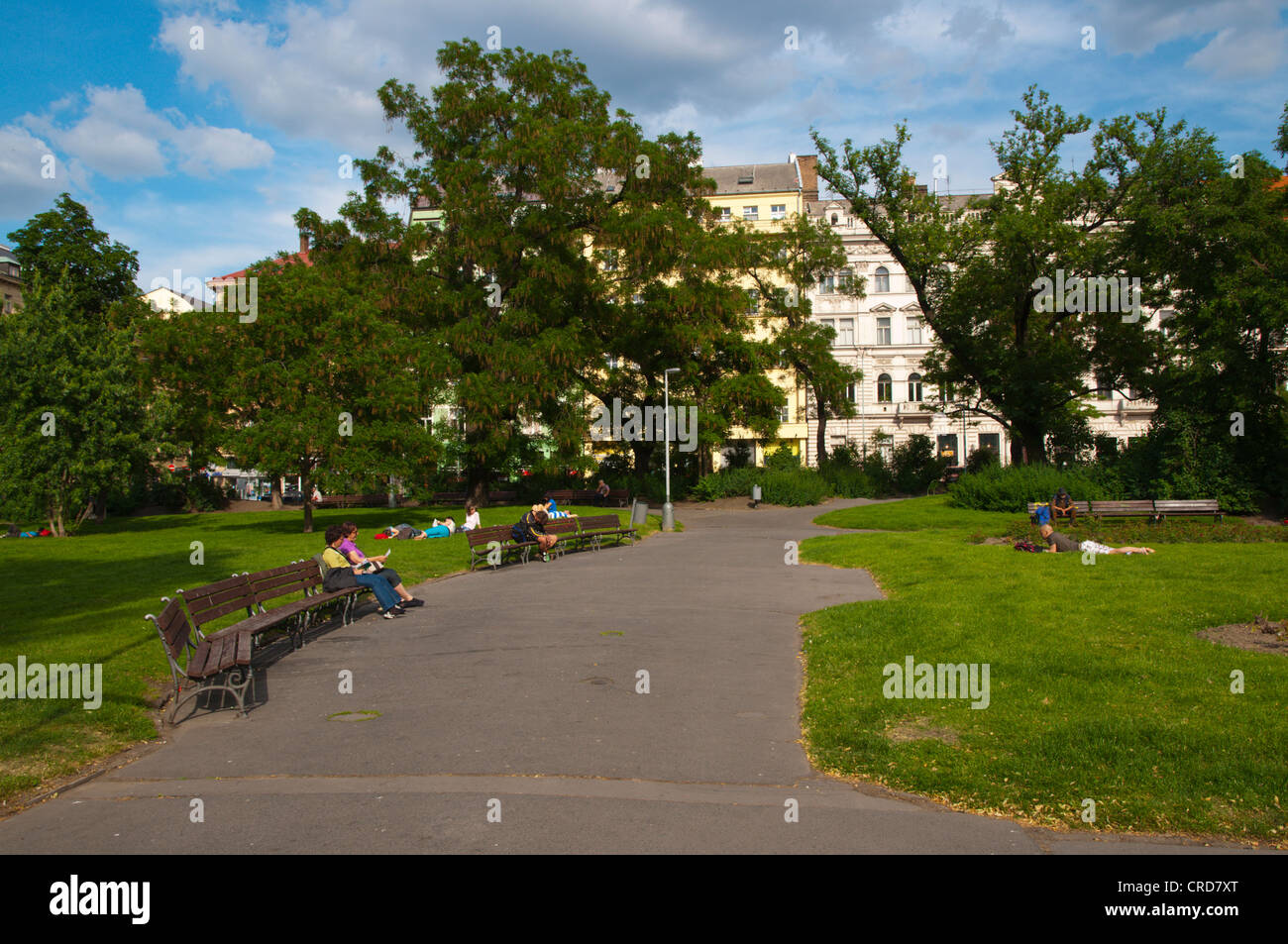 Karlovo namesti square park Nove Mesto la città nuova di Praga Repubblica Ceca Europa Foto Stock