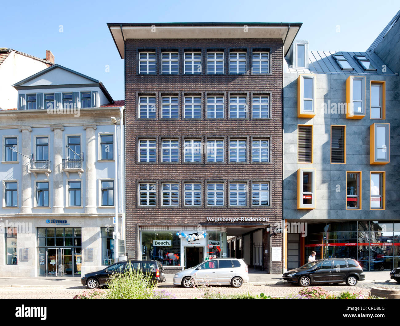 La costruzione di edifici commerciali, Karlsplatz, Eisenach, Turingia, Germania, Europa PublicGround Foto Stock