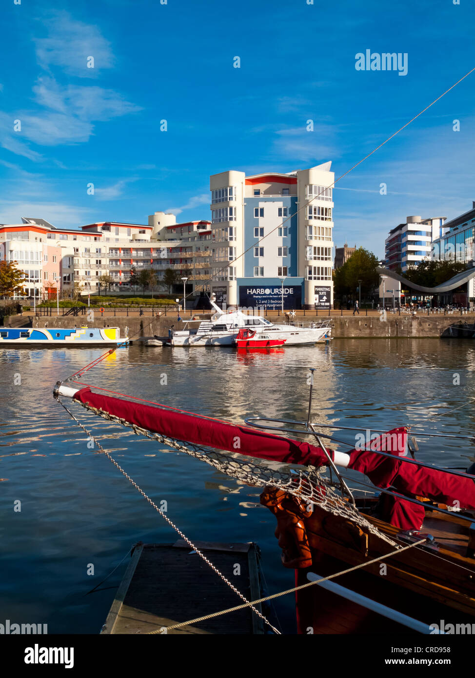 Bristol banchine e zona portuale nel centro città Inghilterra Regno Unito che è stato ampiamente ristrutturato e ora è un'area turistica Foto Stock