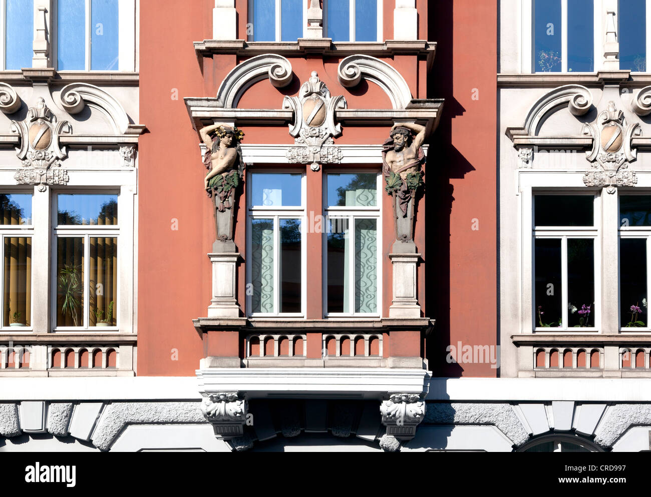 La decorazione della facciata, periodo Gruenderzeit, Eisenach, Turingia, Germania, Europa PublicGround Foto Stock