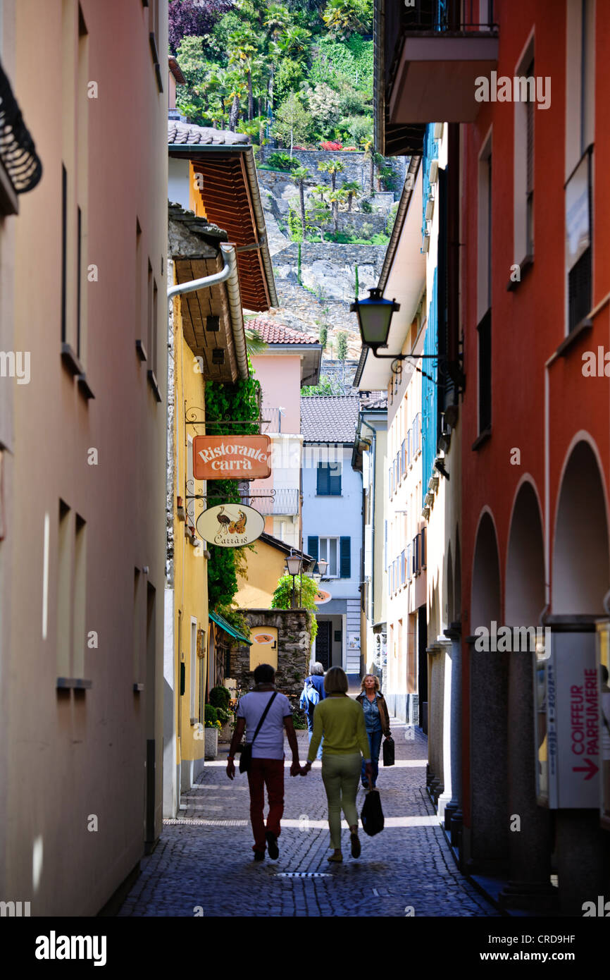 Ascona,città,Lakeside anteriore,colorata,colorata,Promenade, Negozi ristoranti, alberghi,nord capo del Lago Maggiore e la Svizzera Foto Stock