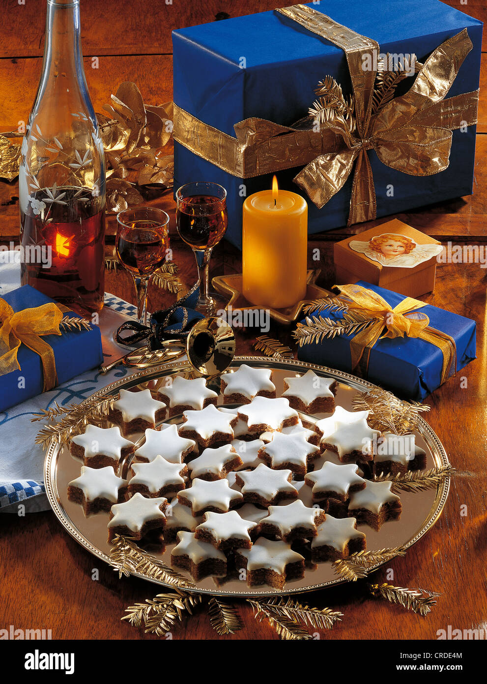 Biscotti alla cannella a forma di stella di Granny, Germania. Foto Stock