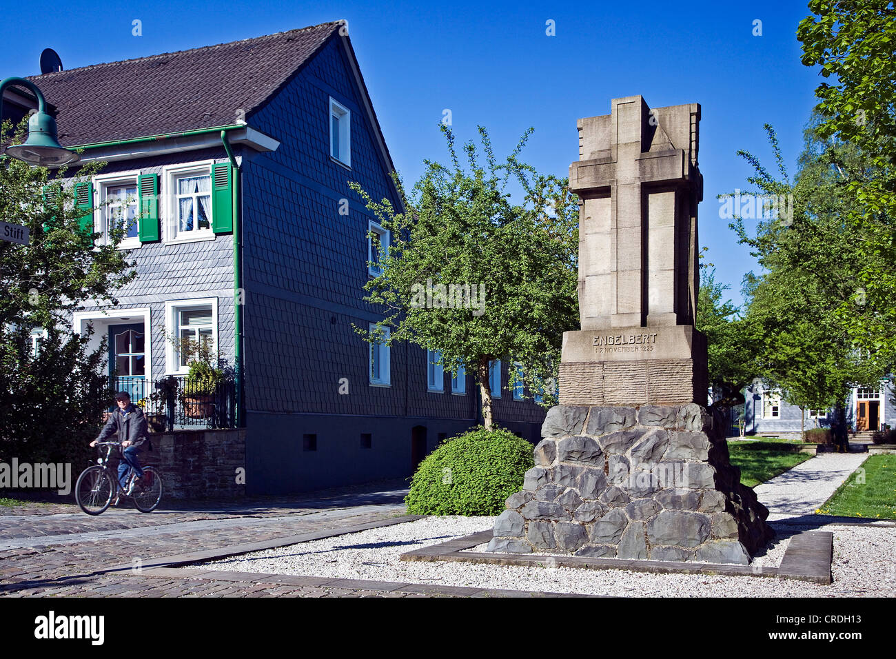 Engelbert monumento nel villaggio, la parte più antica della città, in Germania, in Renania settentrionale-Vestfalia, la zona della Ruhr, Gevelsberg Foto Stock