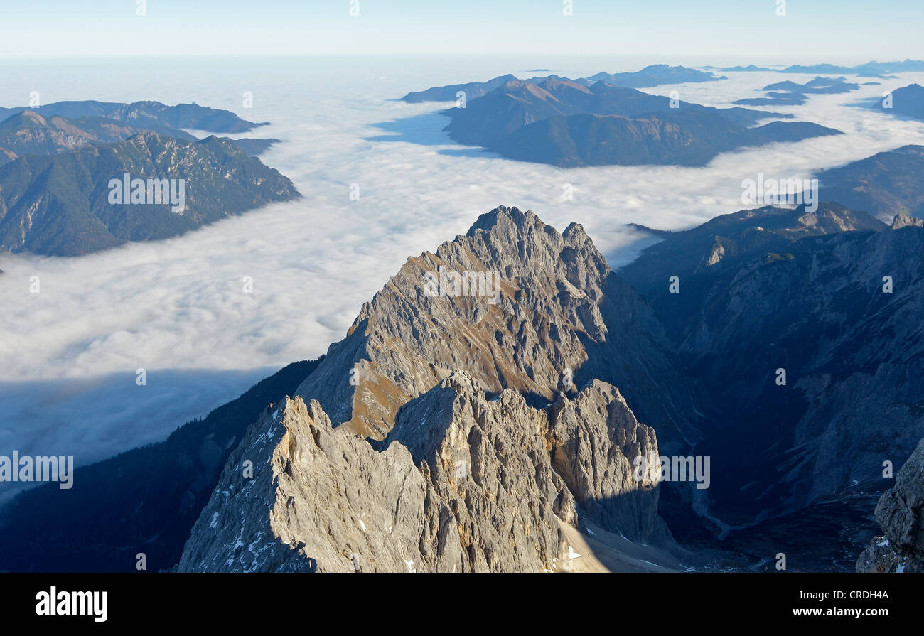 Vista dal Monte Zugspitze stazione di vertice, il nord-ovest direzione, Garmisch-Partenkirchen, Baviera, Germania, Europa Foto Stock