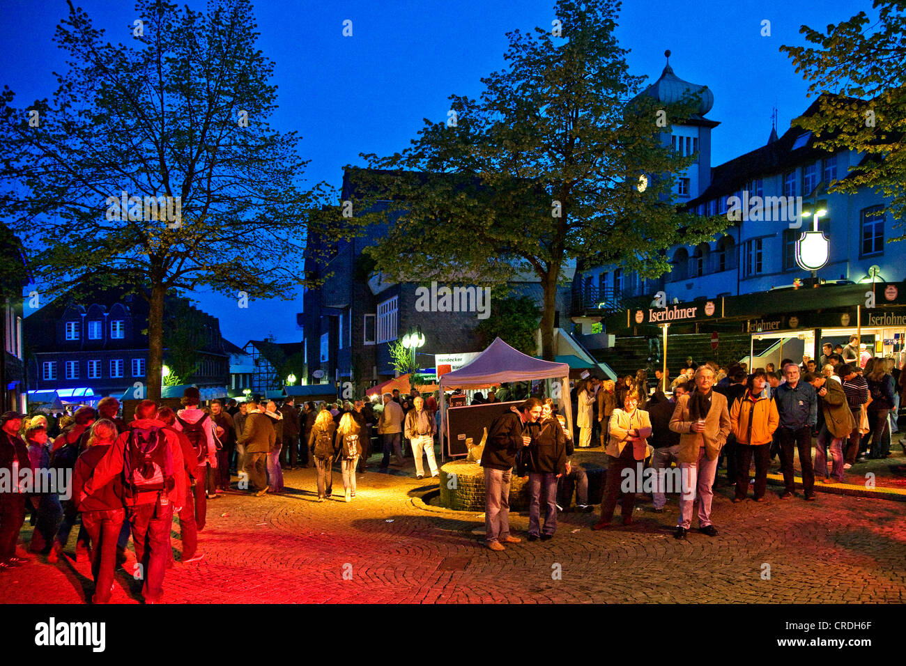 Herdecke maggio settimana nella zona pedonale, con il municipio in background, in Germania, in Renania settentrionale-Vestfalia, la zona della Ruhr, Herdecke Foto Stock