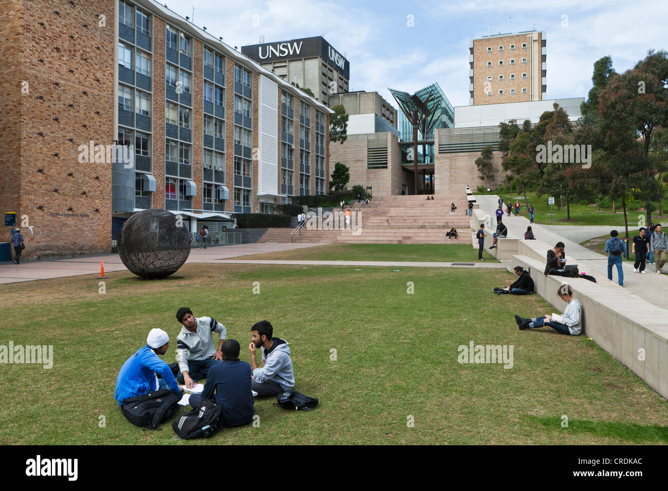 Gli studenti del campus della Università di New South Wales, UNSW, Sydney, Nuovo Galles del Sud, Australia Foto Stock