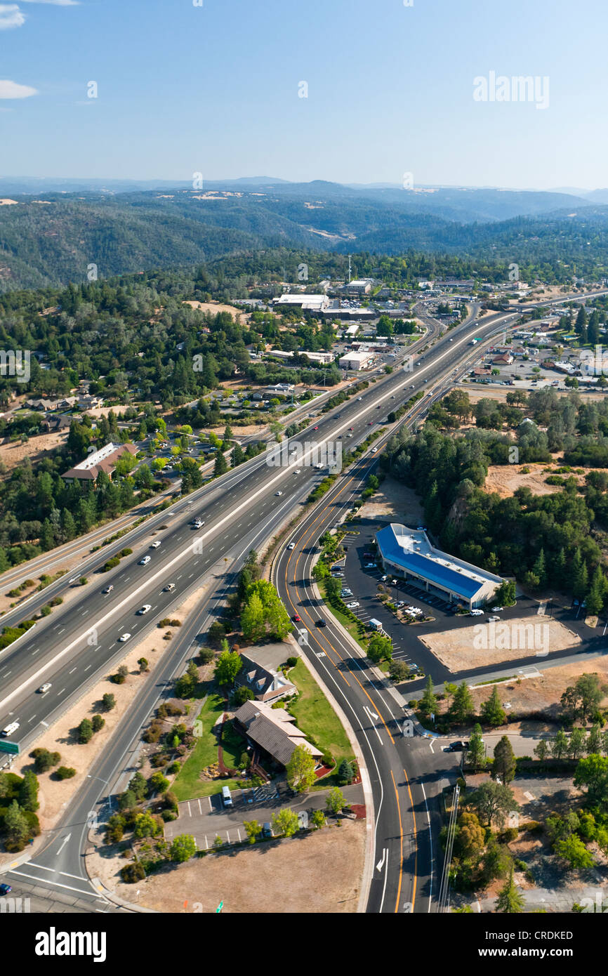 Interstate 80 autostrada in direzione sud, vista aerea a est di Sacramento, Auburn, California, USA, America del Nord Foto Stock