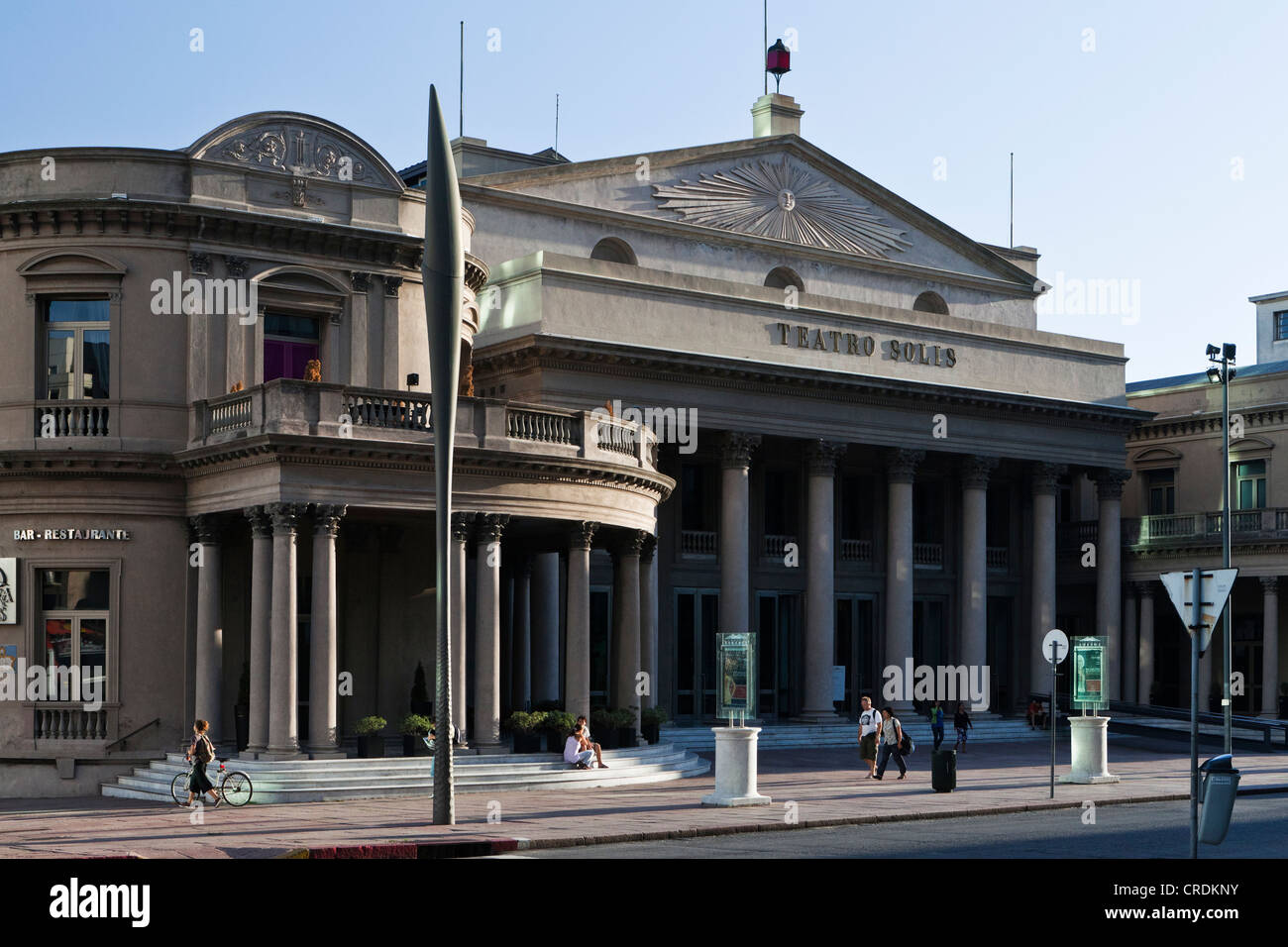 Teatro Solis, Teatro Solis, il più antico teatro in Uruguay, costruito nel 1856, presso il Plaza Independencia, Montevideo, Uruguay Foto Stock