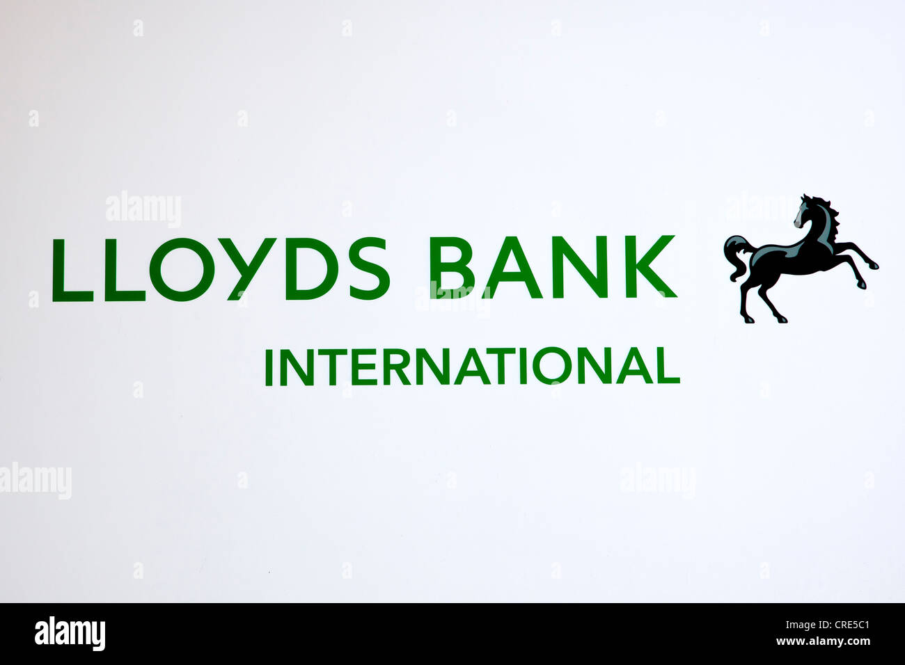 Logo e il logo della banca britannica Lloyds Bank International, presso una filiale in Madrid, Madrid, Spagna, Europa Foto Stock