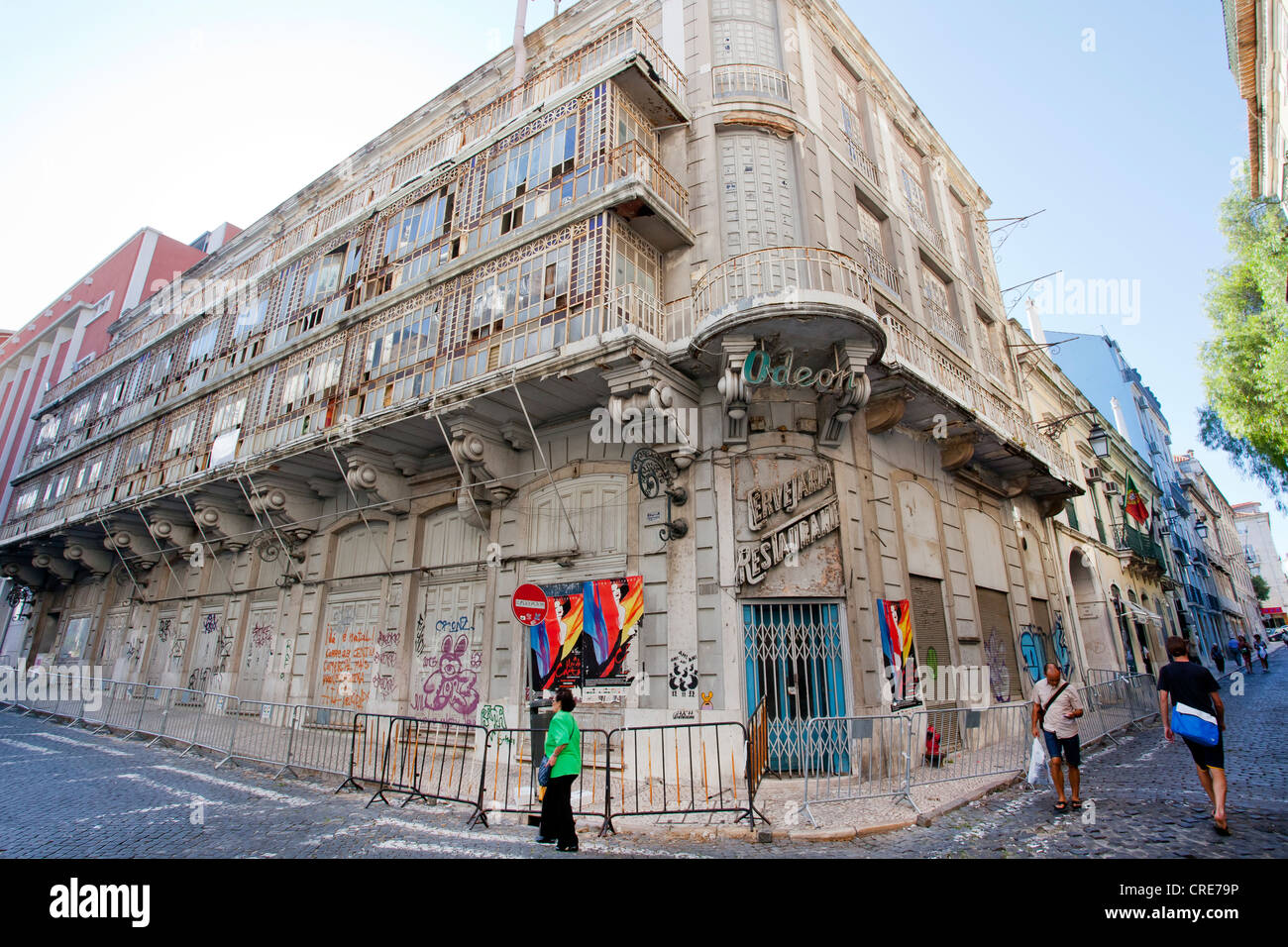 Vecchia casa abbandonata, un ex ristorante nel quartiere storico di Baixa a Lisbona, Portogallo, Europa Foto Stock