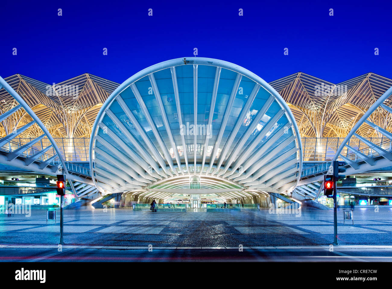 Stazione Oriente, Garo do Oriente, progettato dall'architetto spagnolo Santiago Calatrava, sui terreni del Parque das Nacoes Foto Stock