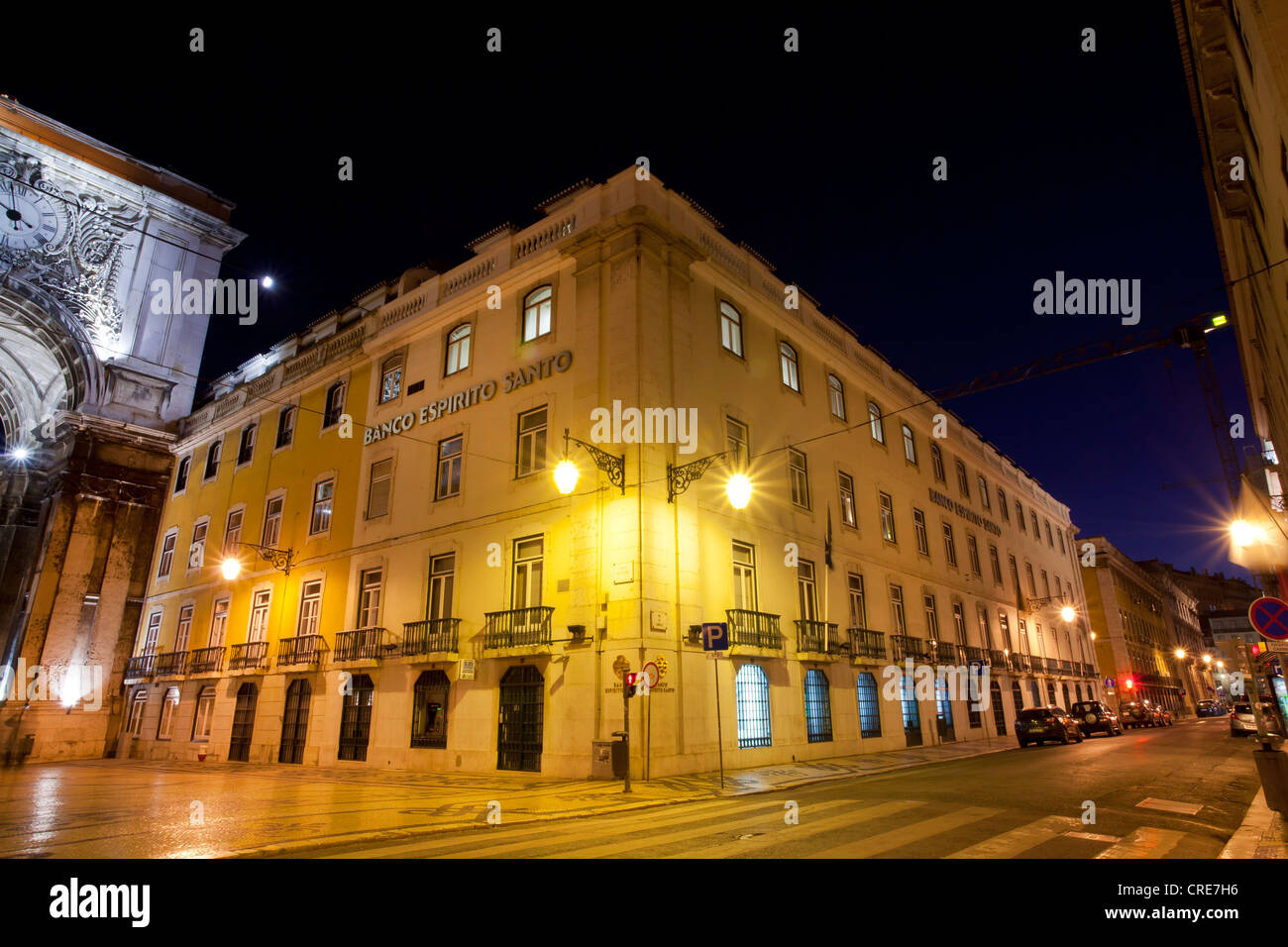 Filiale della Banca portoghese Banco Espirito Santo, BES, di notte, Lisbona, Portogallo, Europa Foto Stock