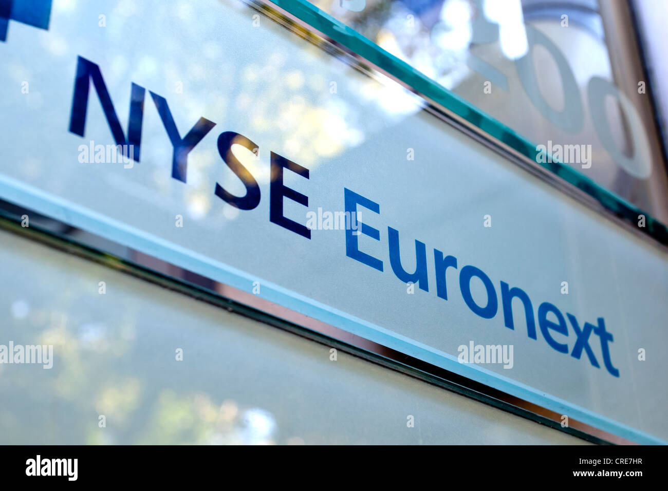 Logo e scritte di borsa operatore NYSE Euronext, che include anche la Borsa di Lisbona, a Lisbona Foto Stock