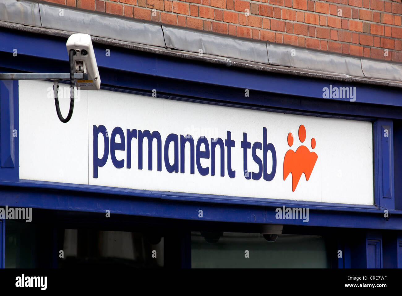 Logo su un ramo del dispositivo permanente di TSB Bank a Dublino, Irlanda, Europa Foto Stock