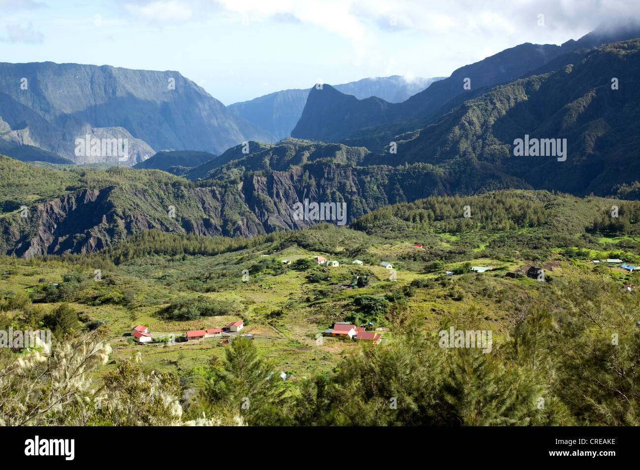 Telecomando e duro per raggiungere il villaggio di montagna di Marla, Cirque de Mafate caldera, La Reunion Island, Oceano Indiano Foto Stock