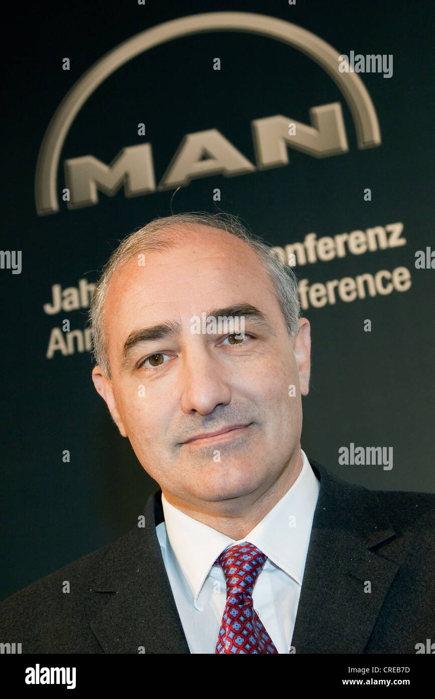 Georg Pachta-Reyhofen, Presidente del veicolo e ingegneria gruppo uomo se, durante la conferenza stampa del 21.03.2011 a Monaco di Baviera Foto Stock