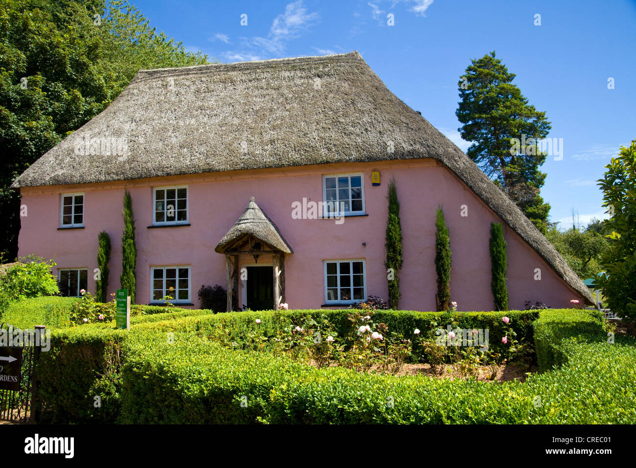 Rose Cottage è una delle più pittoresche case in un affascinante villaggio di Cockington nel Devon, Inghilterra Foto Stock