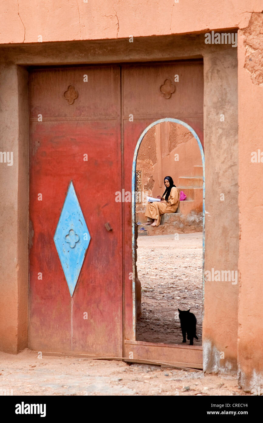 Tradizionali Berbere adobe architettura, Kasbah di Aït Benhaddou, patrimonio culturale mondiale dell UNESCO, Marocco, Africa Foto Stock