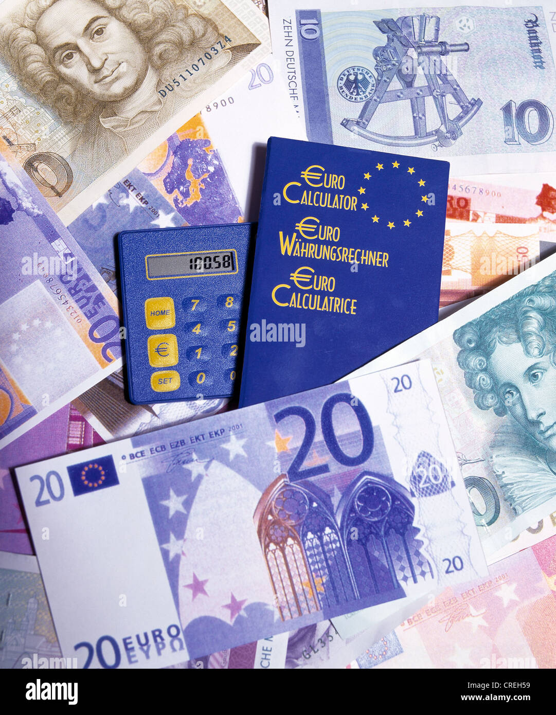 Euro Convertitore con DM banconote e le banconote in euro Foto Stock