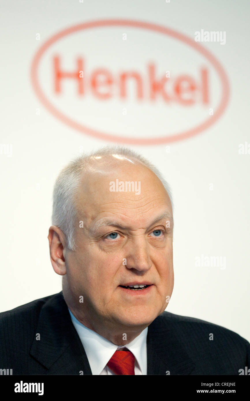 Lothar Steinebach, Chief Financial Officer di CFO di Henkel AG & Co.KG durante il rendiconto finanziario conferenza stampa sulla Foto Stock