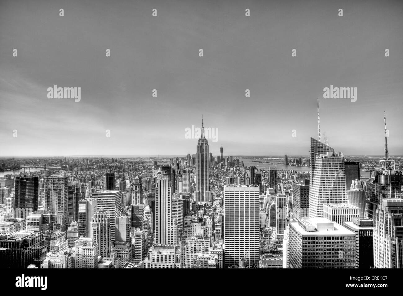 L'iconico Empire State building & & midtown Manhattan, New York City. Vista dall'alto guardando verso il basso Foto Stock