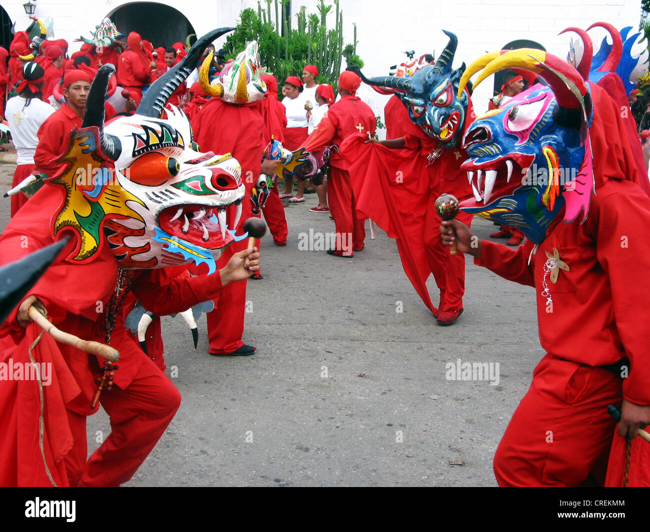 Diavoli danzanti durante la festa del Corpus Christi, Venezuela, San Francisco di Yare Foto stock - Alamy