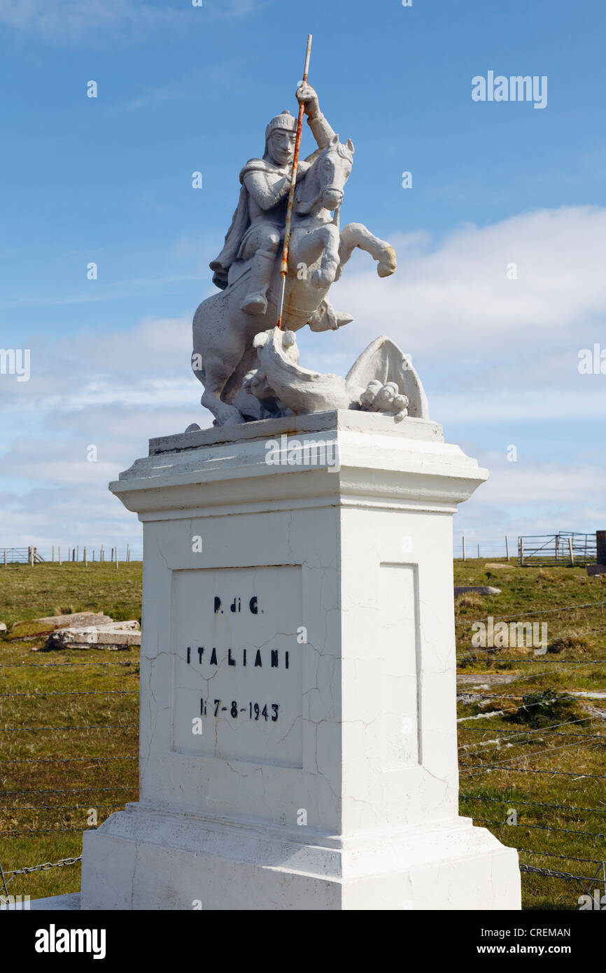 Agnello Holm, isole Orcadi Scozia, Regno Unito. Prigionieri di guerra italiani memorial statua di San Giorgio che uccide il drago 1943. Foto Stock