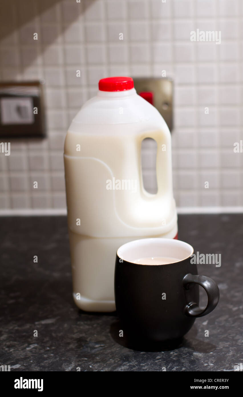 Coppa del team con il cartone di latte Foto Stock