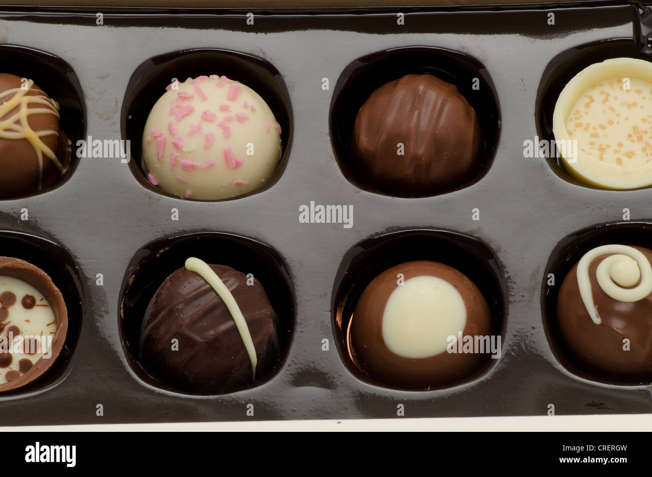 Close-up di una scatola di cioccolatini di lusso shot in studio. Foto Stock