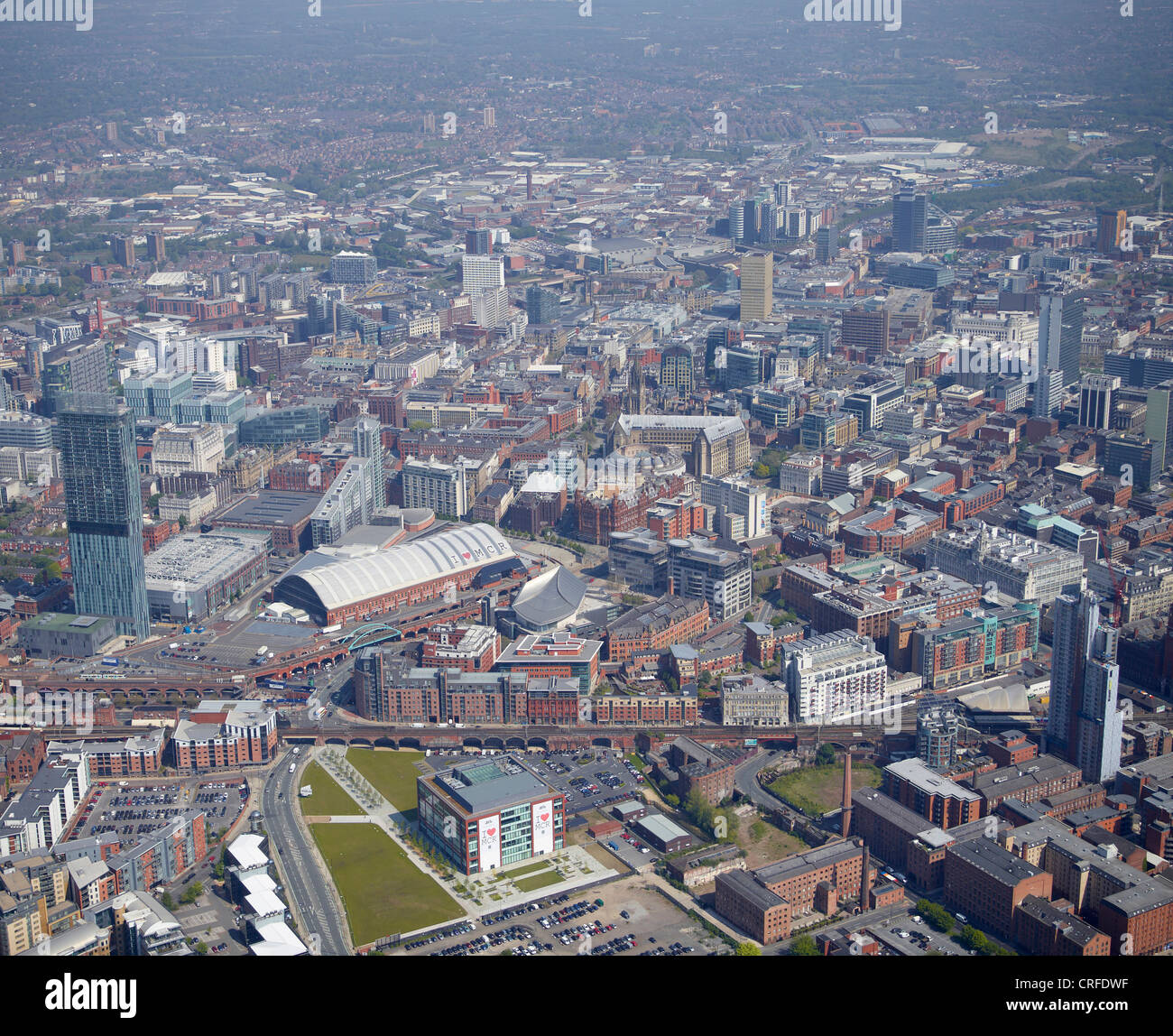 Il centro della città di Manchester, dall'aria, Nord Ovest Inghilterra, Beetham Tower e lo scambio in primo piano Foto Stock
